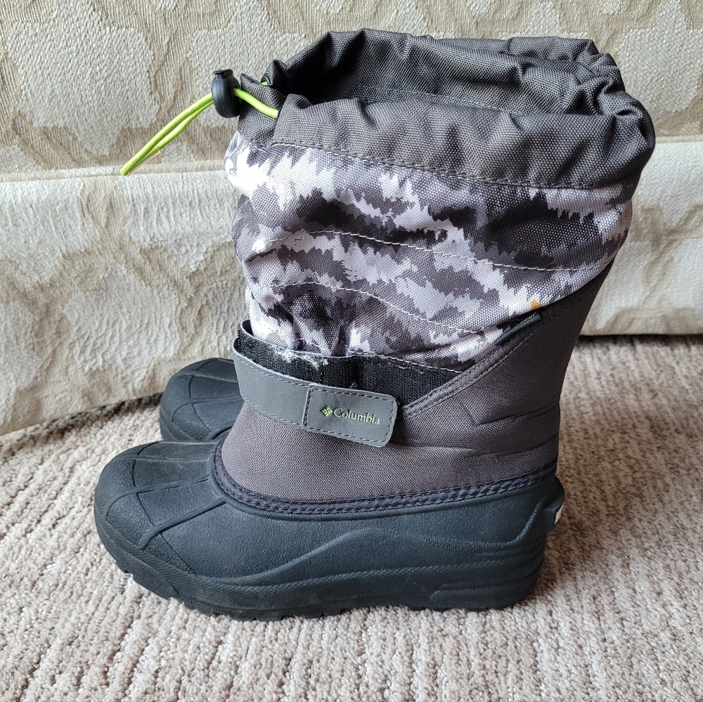 COLUMBIA WATERPROOF WINTER BOOTS SNOW BOOTS GREY BLACK CAMO BIG KIDS SIZE 5 - Picture 1 of 16